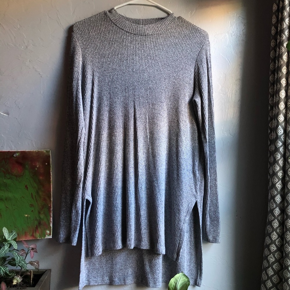 Gray long sleeve high low shirt